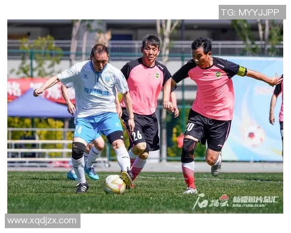 足球场上的璀璨星光许多足球明星激情踢球的精彩瞬间 足球场上的璀璨星光许多足球明星激情踢球的精彩瞬间