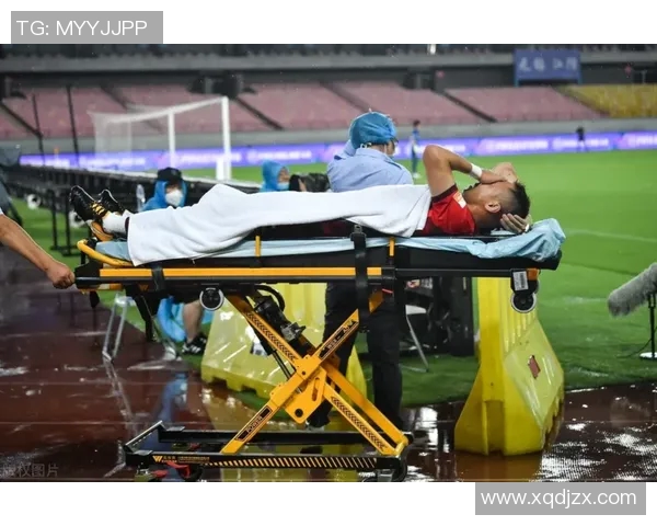 足球明星意外丢鞋子搞笑瞬间视频引发球迷热议与欢笑 足球明星意外丢鞋子搞笑瞬间视频引发球迷热议与欢笑